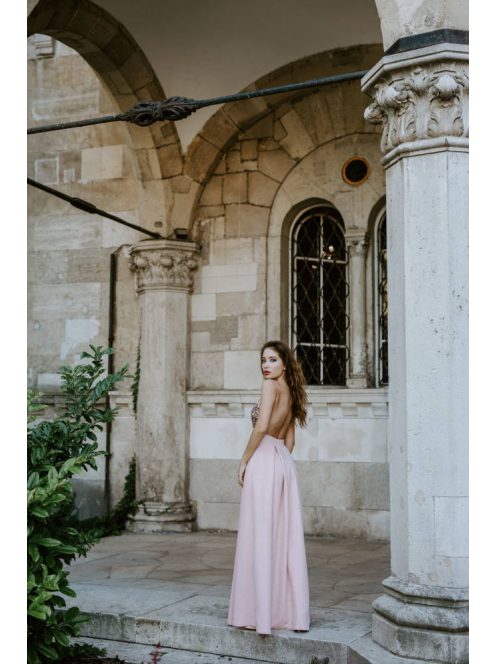 Csillámos hátul teljesen nyitott maxi ruha