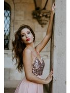 Csillámos háttul teljesen nyitott maxi ruha