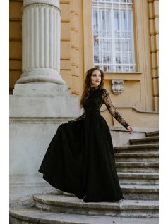 Fekete csipkés hátul nyitott maxi ruha