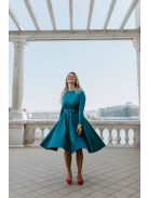 Petrol kék utcai ruha hosszú ujjakkal. Nőies és elegáns viselet.