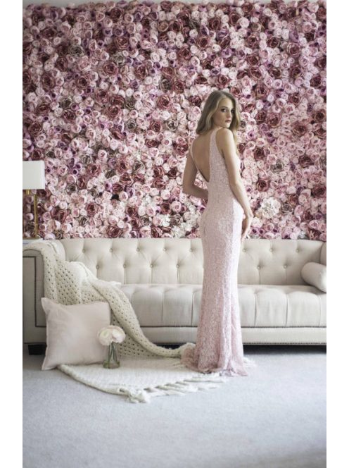 Sellő fazonú, púder csipke ruha. Nőies választás alkalmakra!