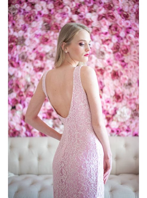 Púder sellő fazonú csipke ruha