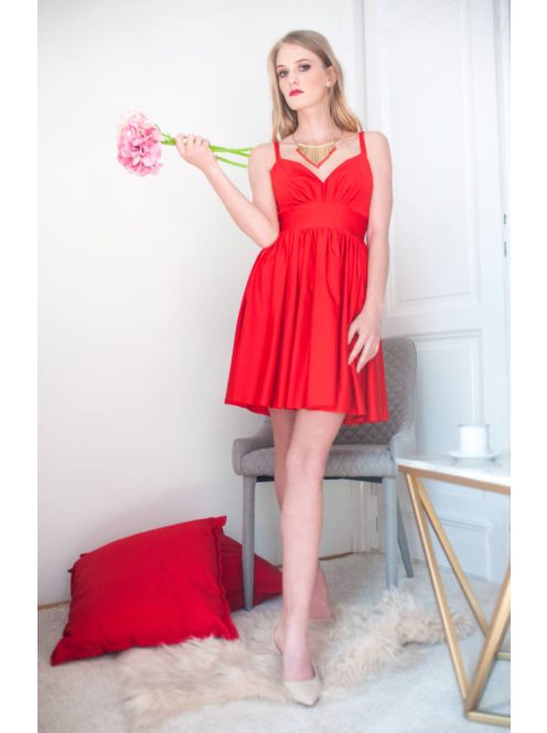 Piros, V kivágású mini ruha fényes anyagból. Nőies és elegáns. 