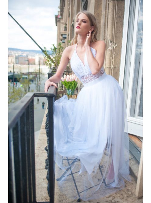 Különleges csipke body menyasszonyoknak polgári esküvőre.