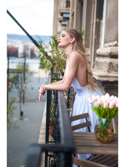 Különleges csipke body menyasszonyoknak polgári esküvőre.