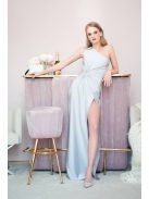 Csavart maxi ruha ezüstszínben, különleges alkalmakra.