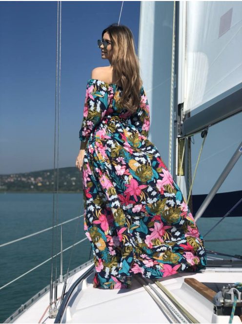 Nyarat idéző virágmintás, vállra húzható maxi ruha. Egyméretes. 