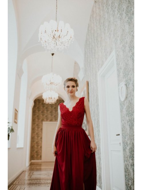 Elegáns bordó muszlin maxi szoknya ünnepélyes szettekhez.