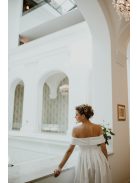 Szív kivágású fehér maxi ruha aszimmetrikus szoknyával