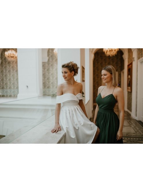 Hátnélküli maxi ruha minden alkalomra, sötétzöld színben.