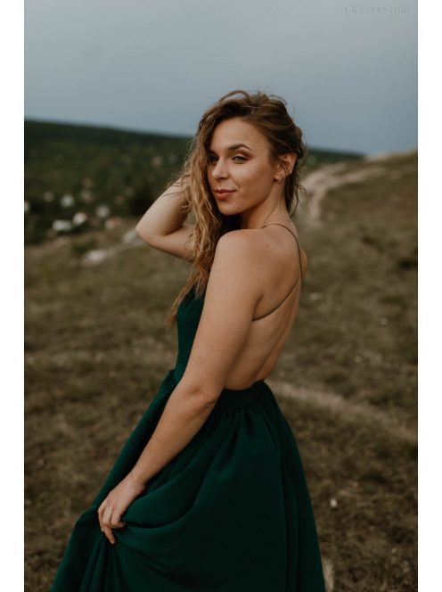 Hátnélküli maxi ruha minden alkalomra, sötétzöld színben.