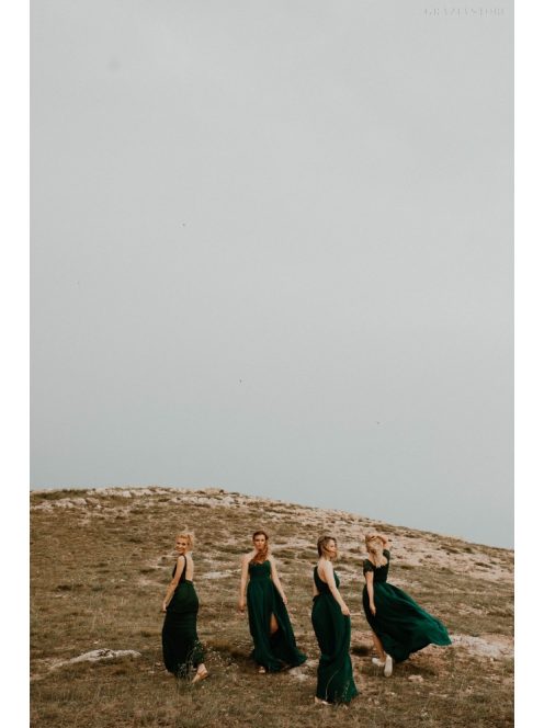 Hátnélküli maxi ruha minden alkalomra, sötétzöld színben.