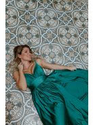 Zöld színű v kivágású ruha