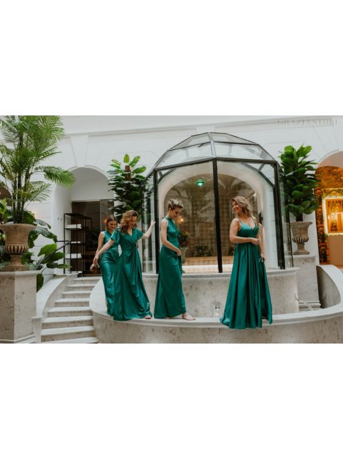 Zöld színű v kivágású ruha