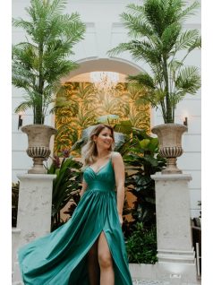 Zöld színű v kivágású ruha