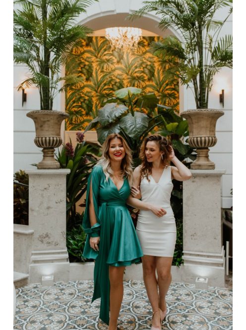 Kétféleképpen viselhető, zöld mini ruha. Átlapolós fazon. 