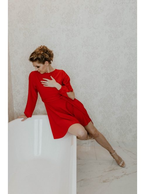 Piros átlapolós ruha