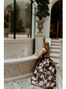 Virágmintás, rakott szoknyájú maxi ruha bőrhatású felsőrésszel 