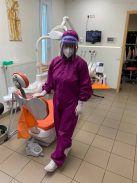 Többször használatos strapabíró anyagból készült védőoverál. 