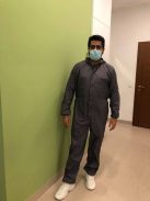 Többször használatos strapabíró anyagból készült védőoverál. 