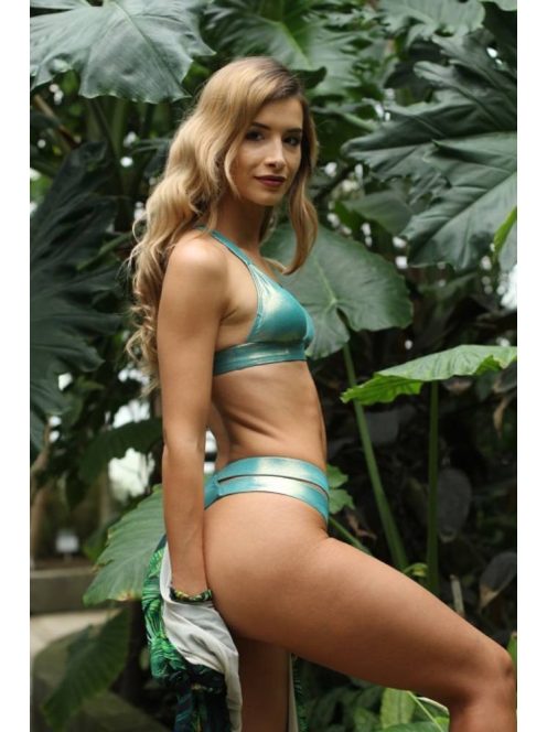 Egyedi színű, minőségi bikini alsó, különleges anyagból.