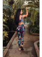 Kétféleképpen hordható fitnesz felső, trópusi mintával. 