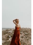 Rozsdabarna színű v kivágású ruha