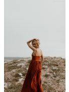 Rozsdabarna színű v kivágású ruha