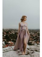Halványlila színű, hercegnős maxi ruha. Egyszerűen nagyszerű.