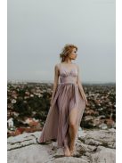 Halványlila színű, hercegnős maxi ruha. Egyszerűen nagyszerű.
