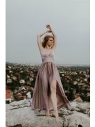 Halványlila színű, hercegnős maxi ruha. Egyszerűen nagyszerű.