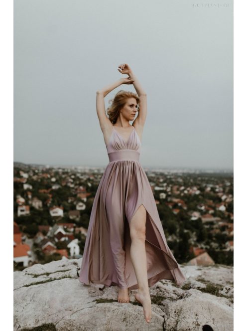 Halvány lila színű v kivágású ruha