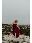 Bordó színű szív alakú kivágású ruha