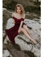 Bordó színű szív alakú kivágású ruha