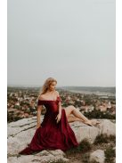 Bordó színű szív alakú kivágású ruha