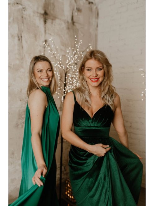 V kivágású zöld bársony ruha