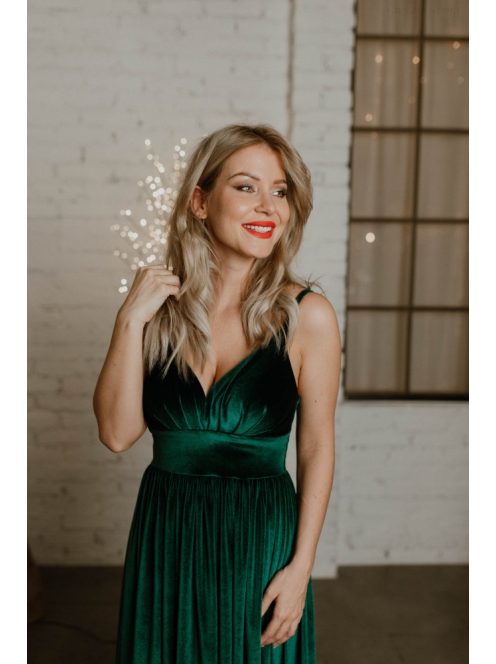 V kivágású zöld bársony ruha