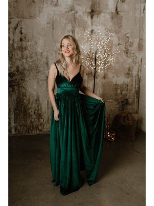 Sötétzöld, V kivágású ruha bársony anyagból. Nőies és elegáns. 