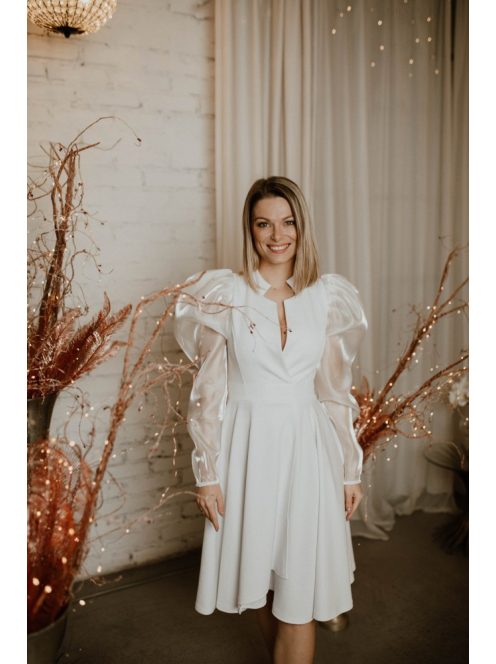 Ekrü színű rövid ruha organza ujjal