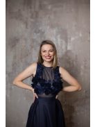 Bőrhatású sötétkék ruha 3D csipke felsőrésszel alkalmakra.