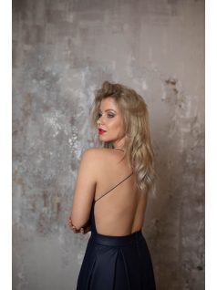   Bőrhatású sötétkék maxi ruha hátán vékony keresztpántokkal