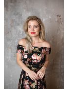 A vintage stílust idéző, vállra húzható, virágmintás maxi ruha.