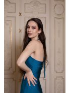 U alakú dekoltázsú, nyakba akasztós ruha acélkék színben.