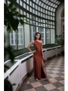 Csavart elejű szűk fazon – rozsdabarna