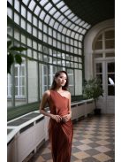 Csavart maxi ruha, rozsdabarna színben. Esküvőkre, bálokra.