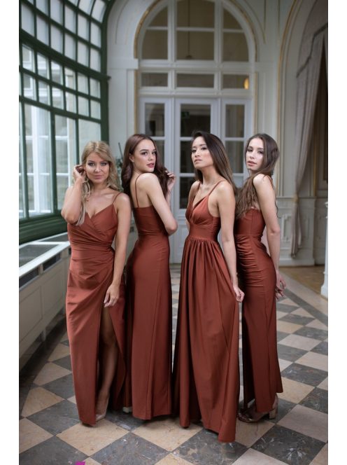 Csavart maxi ruha, rozsdabarna színben. Esküvőkre, bálokra.