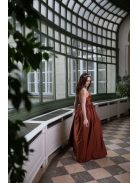 V-kivágású maxi ruha – rozsdabarna