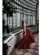 V-kivágású maxi ruha – rozsdabarna