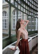 Rozsdabarna - nude maxi ruha elől csavart megoldással. 
