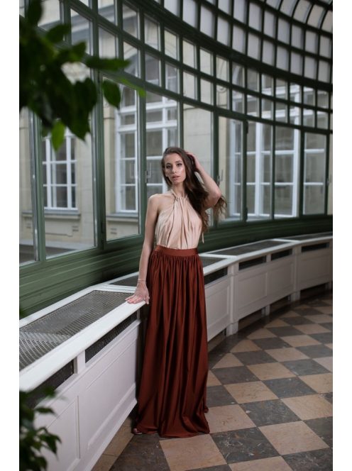 Rozsdabarna - nude maxi ruha elől csavart megoldással. 